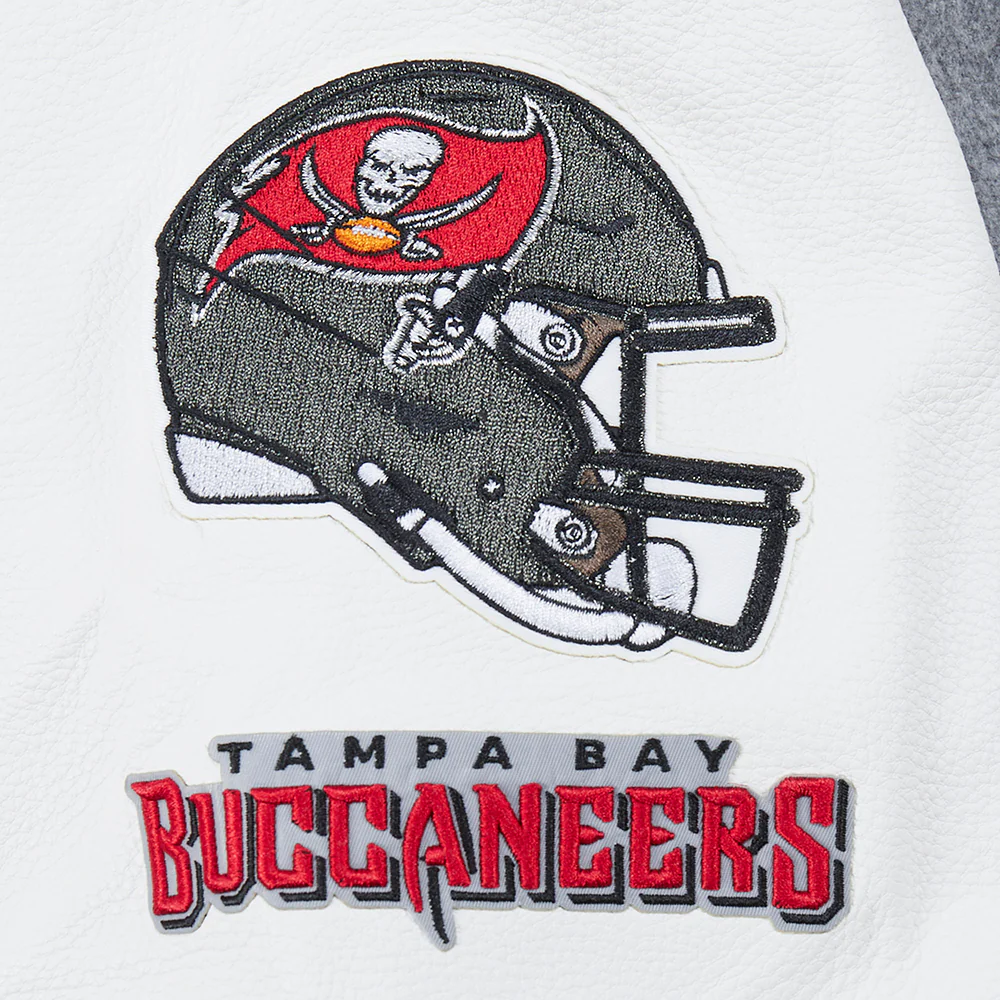 NFL TAMPA BAY BUCCANEERS OLD ENGLISH MEN'S RIB WOOL VARSITY JACKET (HEATHER GREY/WHITE) - Image 6