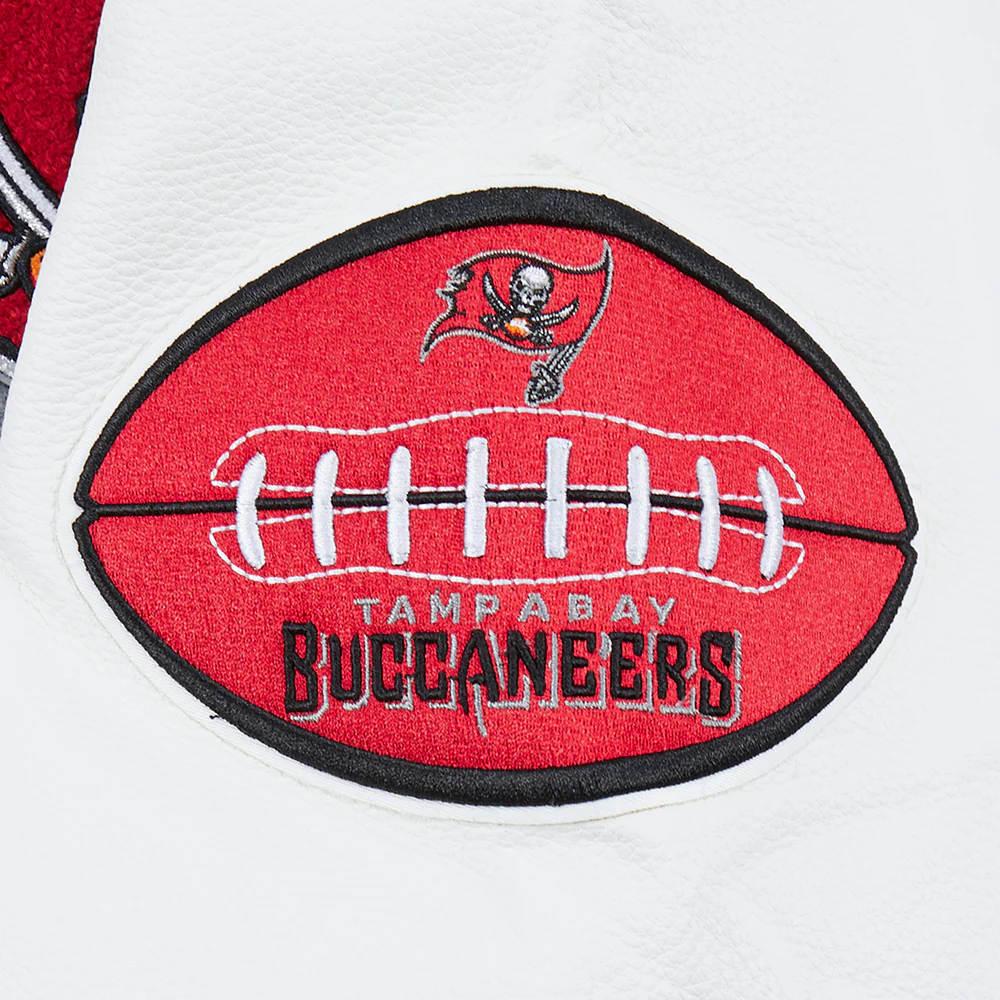 NFL TAMPA BAY BUCCANEERS OLD ENGLISH MEN'S RIB WOOL VARSITY JACKET (HEATHER GREY/WHITE) - Image 7