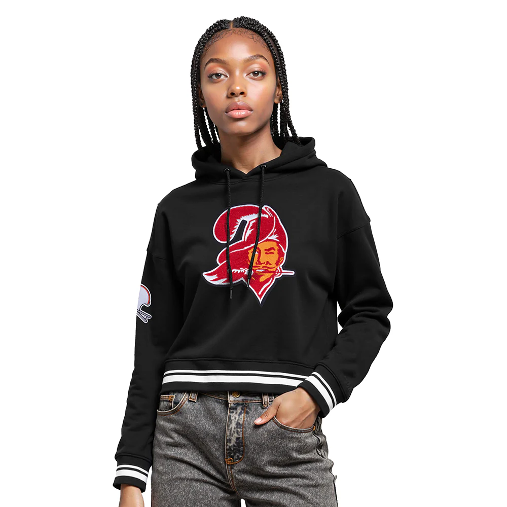 NFL TAMPA BAY BUCCANEERS RETRO CLASSIC WOMEN'S CROPPED PO HOODIE (BLACK)