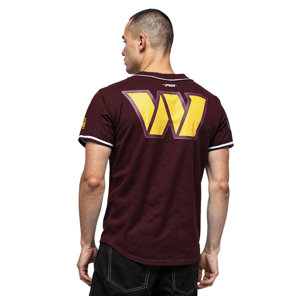 NFL WASHINGTON COMMANDERS SCRIPT TAIL MEN'S MESH BUTTON DOWN SHIRT (WINE) - Image 2