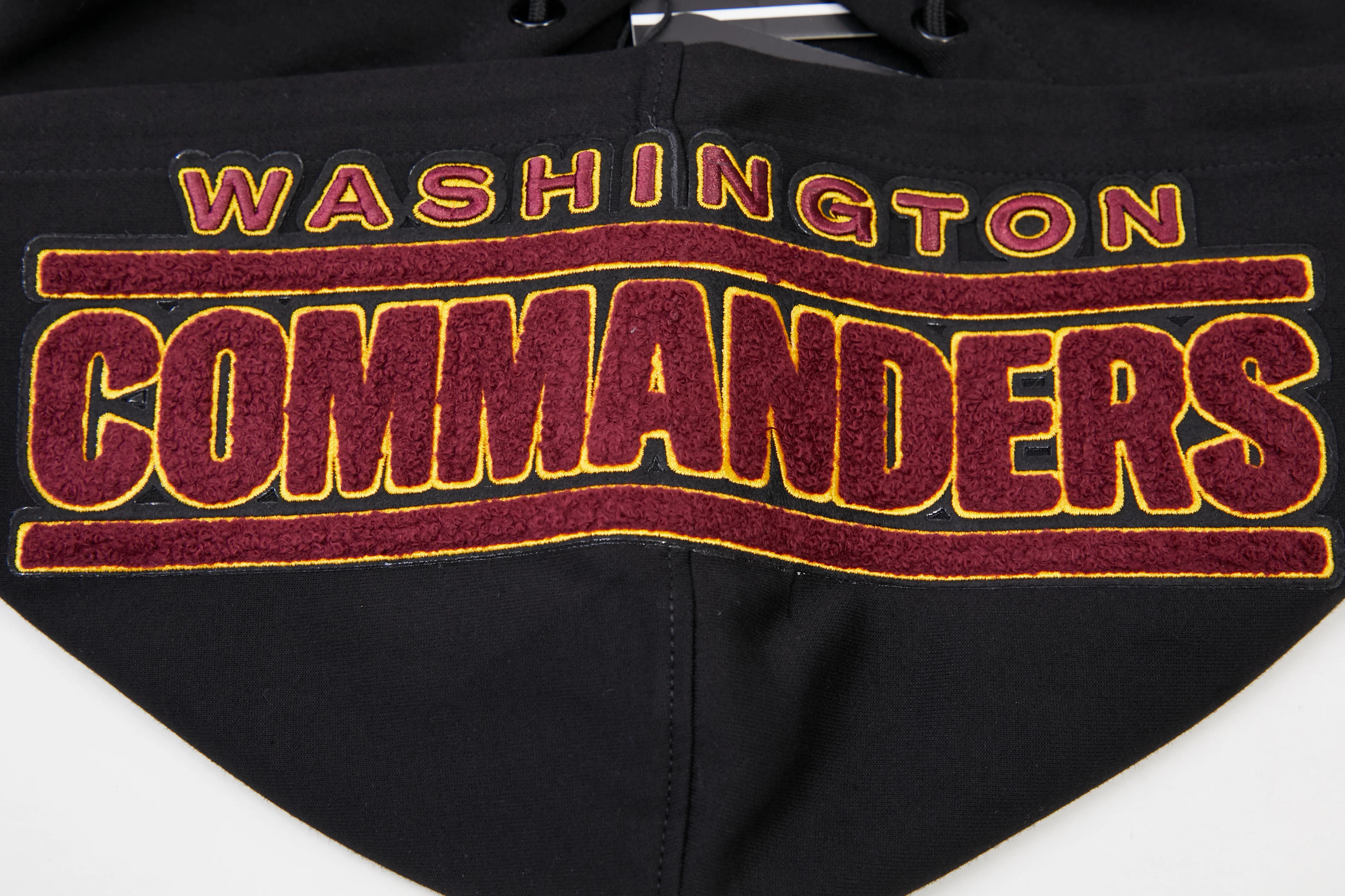 NFL WASHINGTON COMMANDERS CLASSIC CHENILLE MEN'S PO HOODIE (BLACK) - Image 6