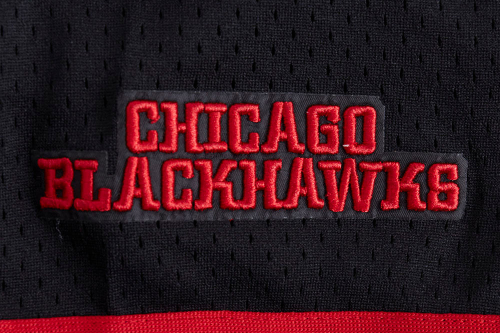 NHL CHICAGO BLACKHAWKS SCRIPT TAIL MEN'S MESH BUTTON DOWN SHIRT (BLACK/RED) - Image 6