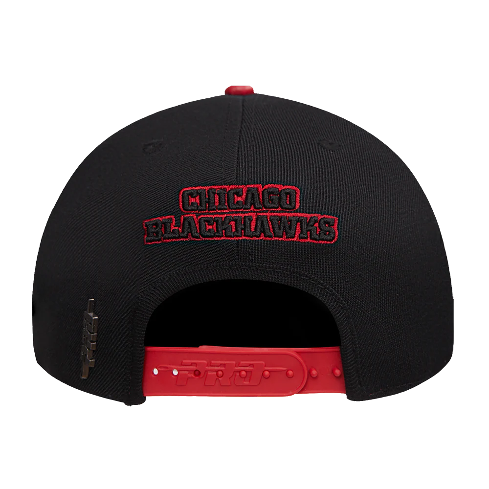 NHL CHICAGO BLACKHAWKS OLD ENGLISH UNISEX 6 PANEL SNAPBACK HAT (BLACK) - Image 5