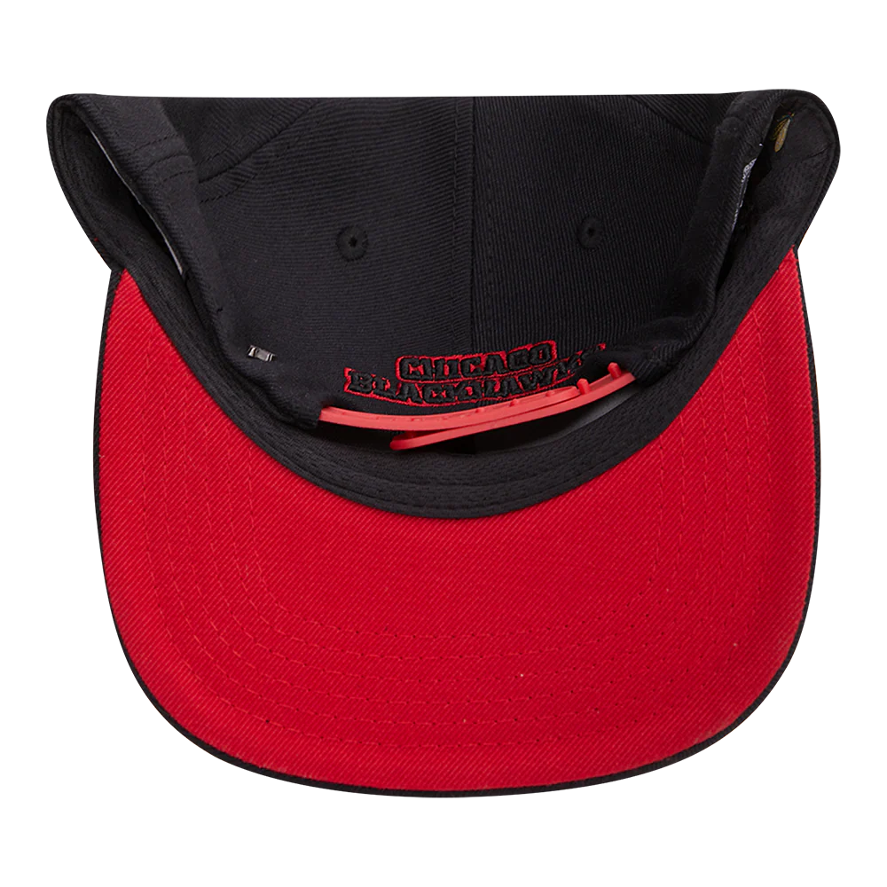 NHL CHICAGO BLACKHAWKS OLD ENGLISH UNISEX 6 PANEL SNAPBACK HAT (BLACK) - Image 7