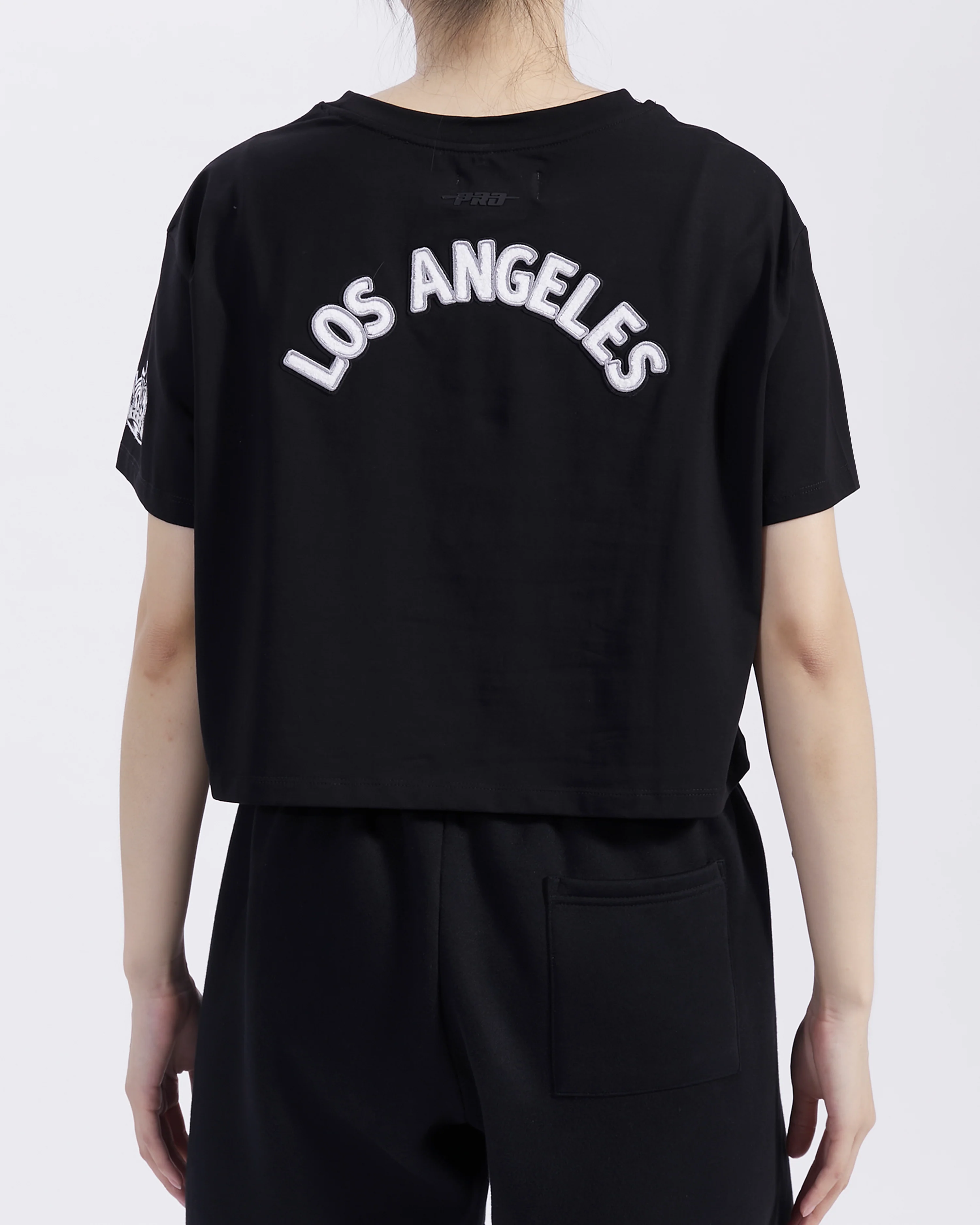 NHL LOS ANGELES KINGS CLASSIC WOMEN'S BOXY TEE (BLACK) - Image 3