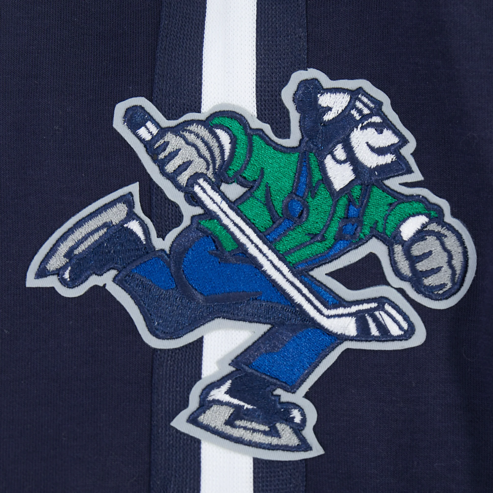 NHL VANCOUVER CANUCKS CLASSIC CHENILLE MEN'S DK SHORT (MIDNIGHT NAVY) - Image 6