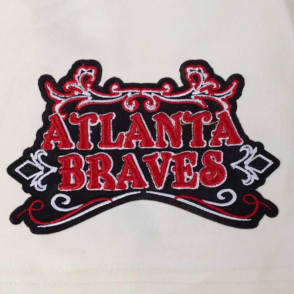 MLB ATLANTA BRAVES REBEL ATHLETICS STACKED LOGO MEN'S SJ TEE (EGGSHELL) - Image 5