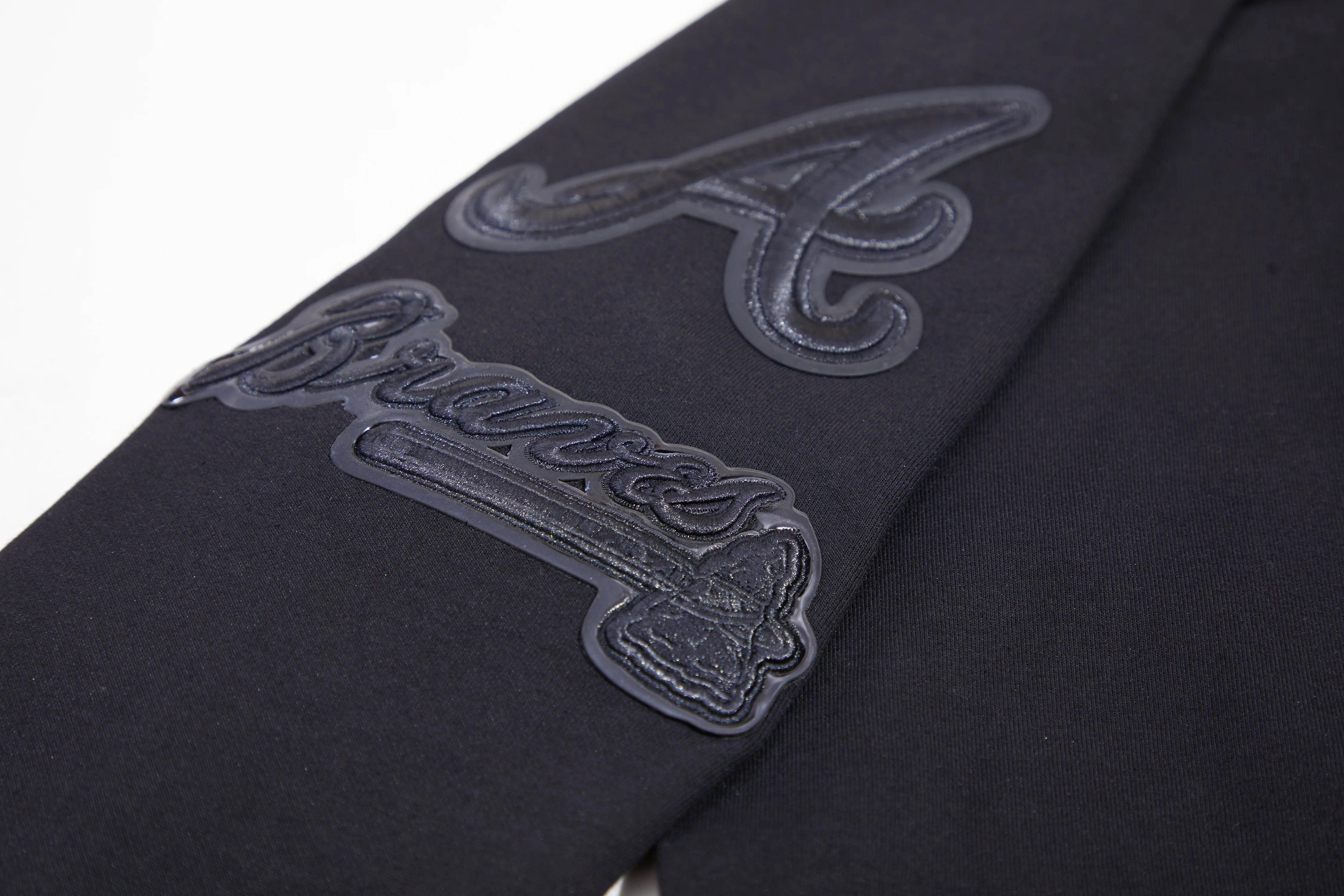 MLB ATLANTA BRAVES TRIPLE BLACK LOGO HOODIE (BLACK) - Image 9