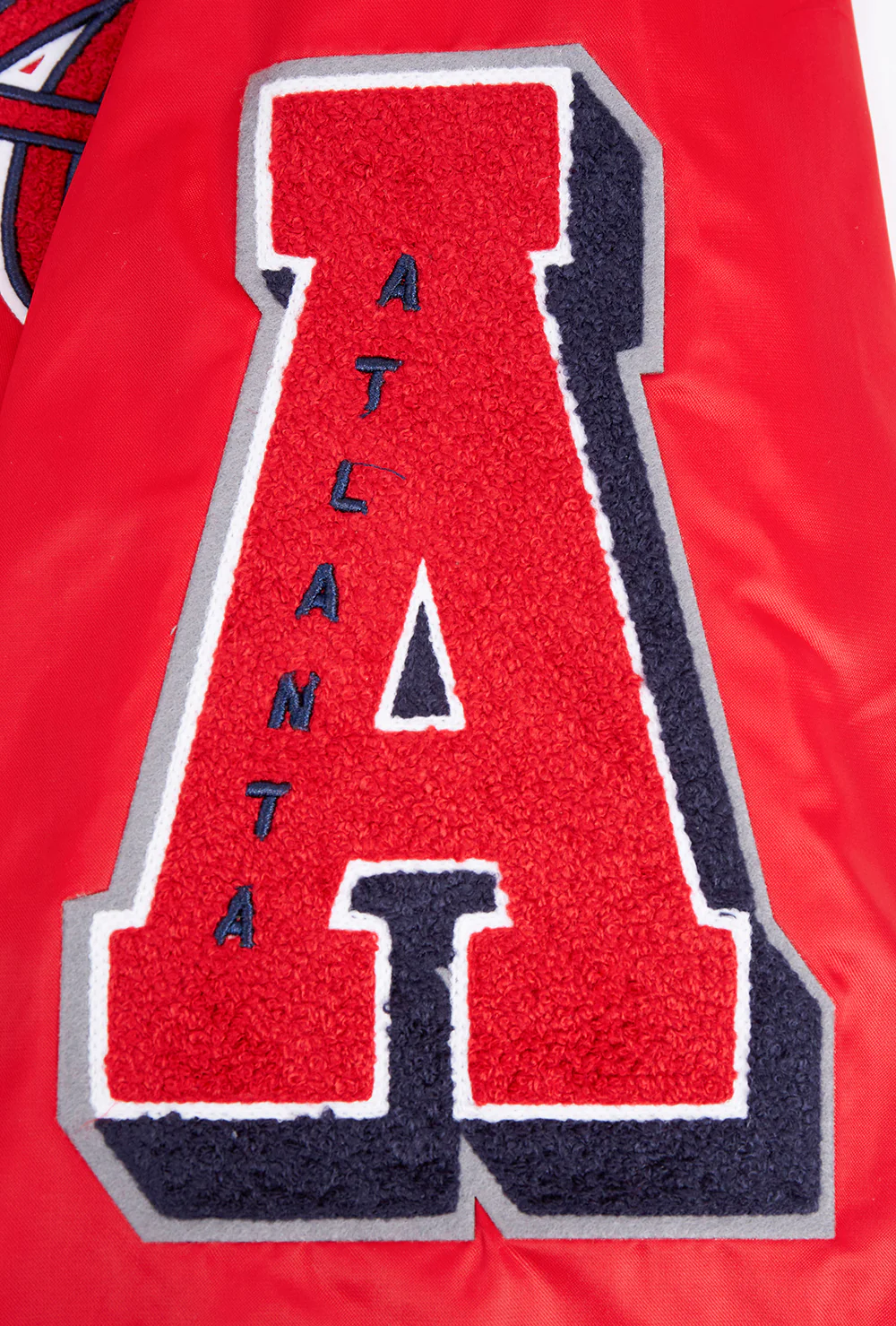 MLB ATLANTA BRAVES OLD ENGLISH MEN'S RIB SATIN JACKET (RED/MIDNIGHT NAVY/RED) - Image 5