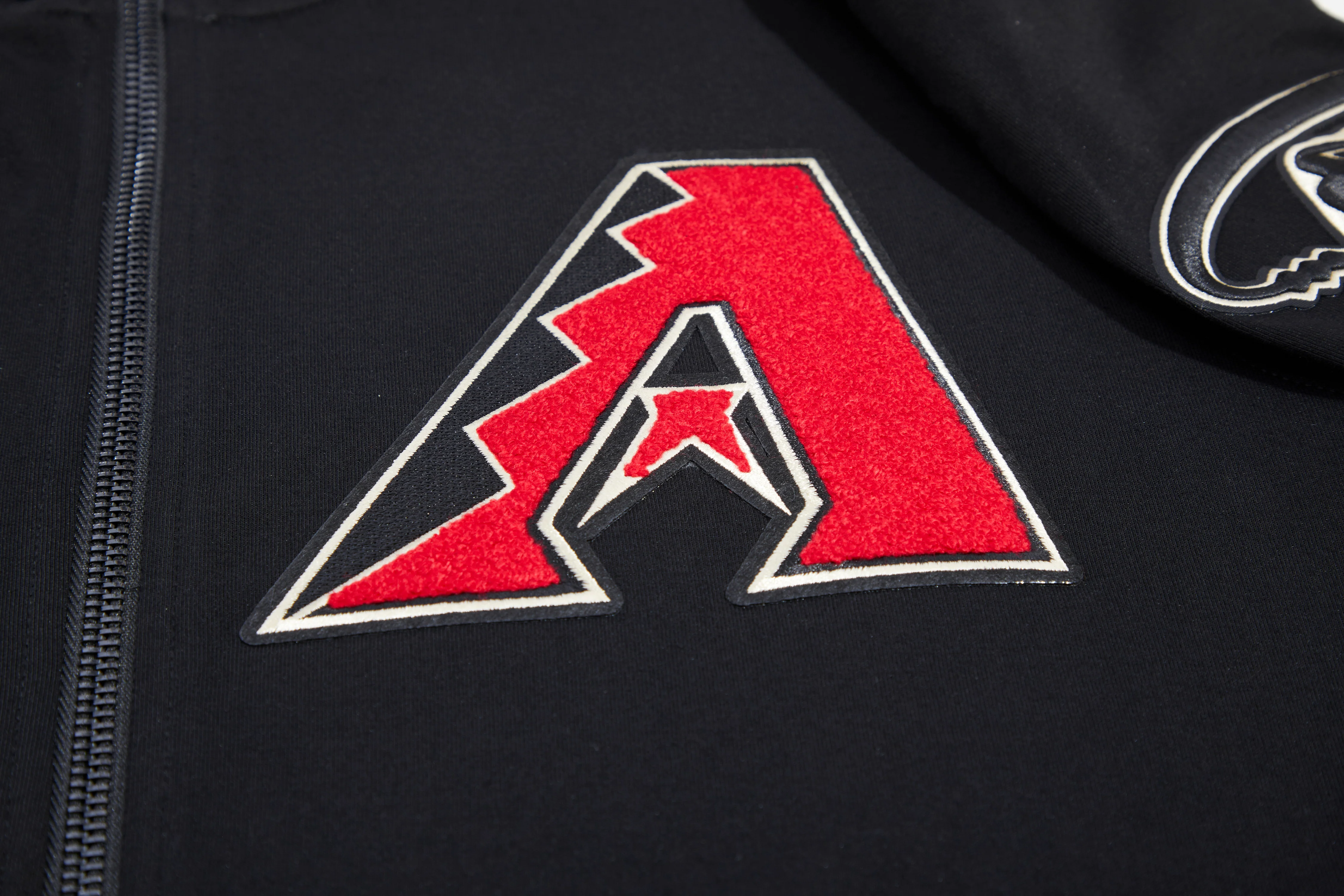 MLB ARIZONA DIAMONDBACKS CLASSIC CHENILLE MEN'S FULL ZIP HOODIE (BLACK) - Image 7