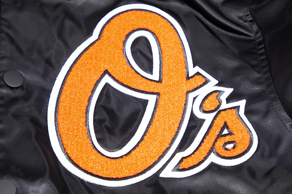 MLB BALTIMORE ORIOLES MASHUP MEN'S RIB SATIN JACKET (BLACK/ORANGE) - Image 7