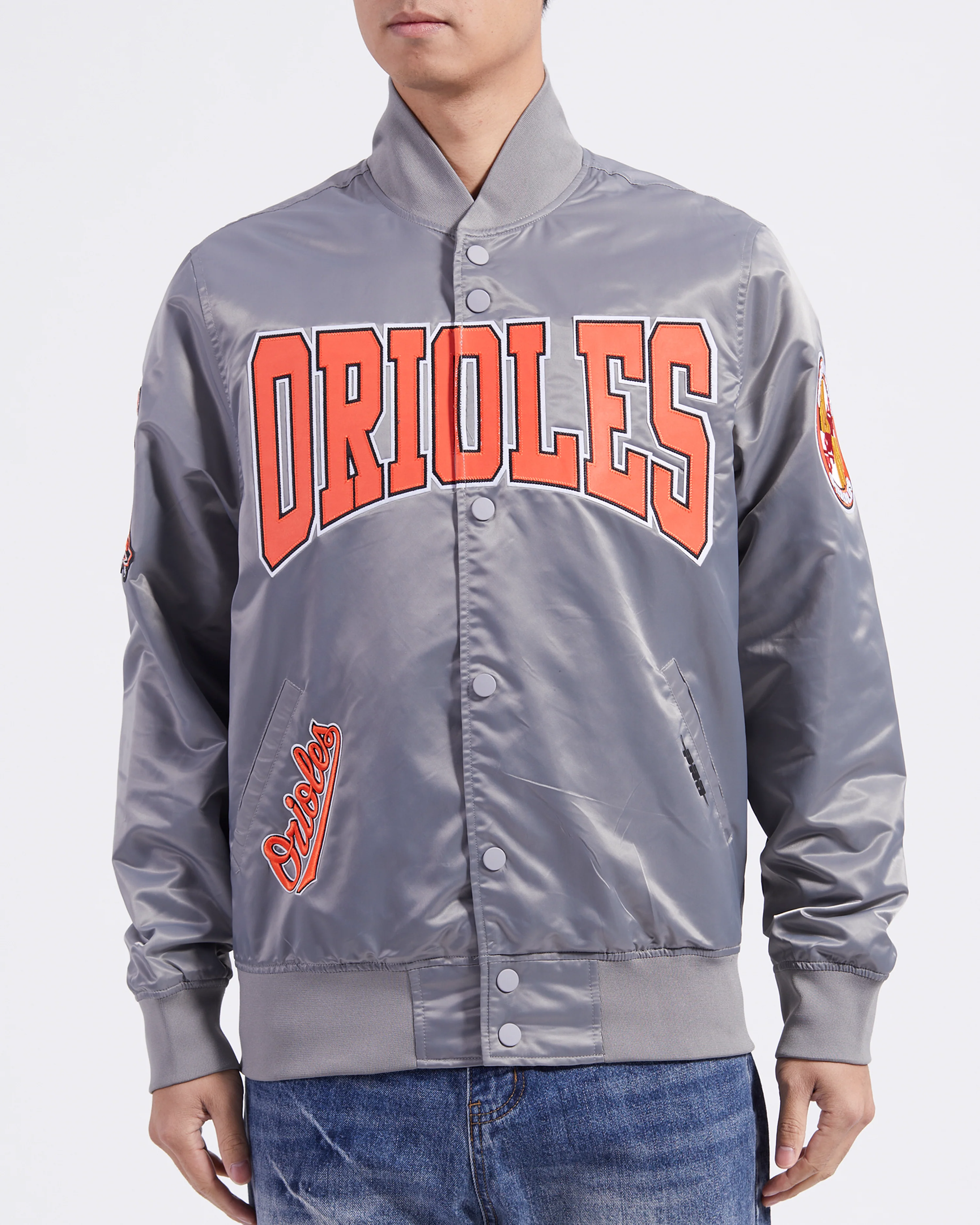 MLB BALTIMORE ORIOLES CREST EMBLEM SATIN JACKET (GRAY)