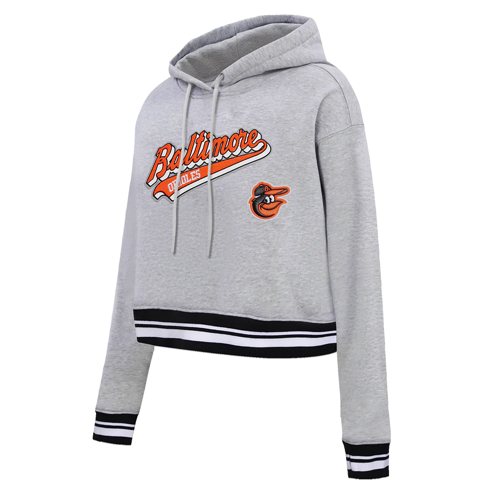 MLB BALTIMORE ORIOLES SCRIPT TAIL WOMEN'S RIB FLEECE CROPPED PULLOVER HOODIE (HEATHER GRAY/BLACK) - Image 2