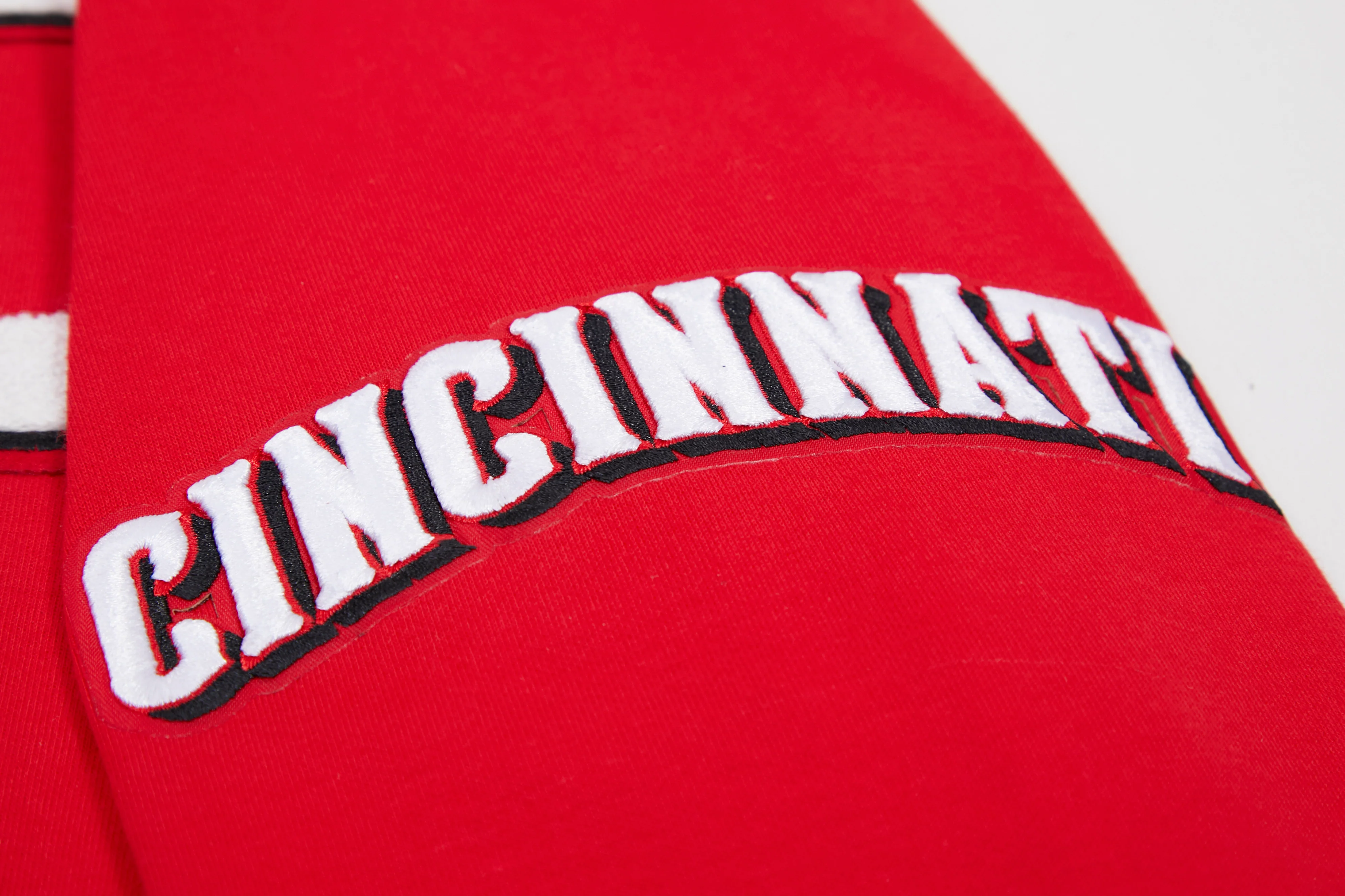 MLB CINCINNATI REDS CLASSIC CHENILLE MEN'S PULL OVER HOODIE (RED) - Image 9