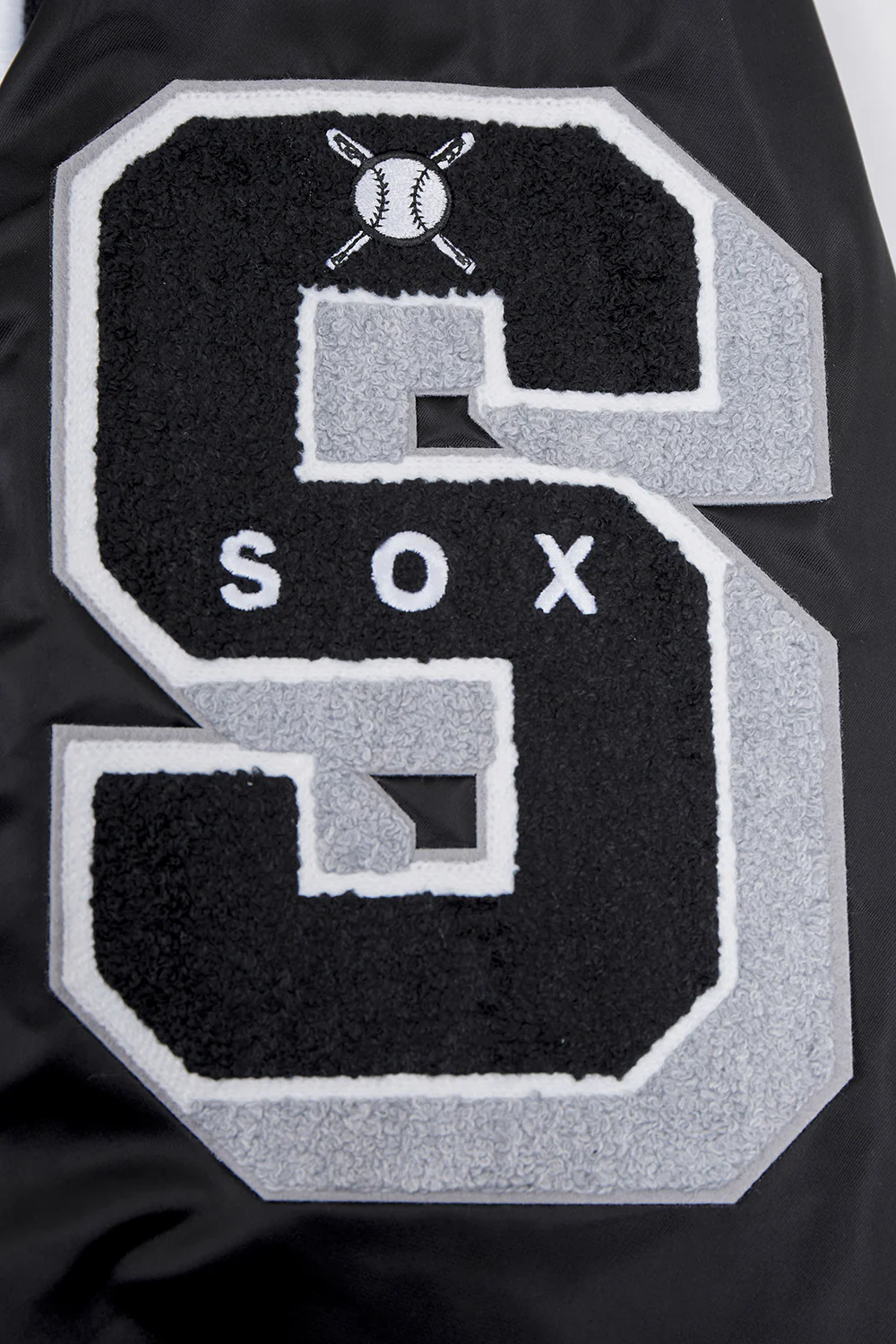 MLB CHICAGO WHITE SOX OLD ENGLISH MEN'S SATIN JACKET (BLACK) - Image 8