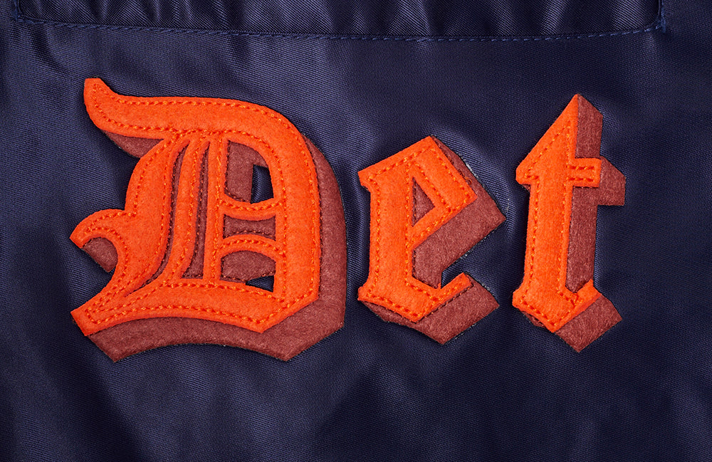 MLB DETROIT TIGERS OLD ENGLISH MEN'S RIB SATIN JACKET (MIDNIGHT NAVY/ORANGE/MIDNIGHT NAVY) - Image 6