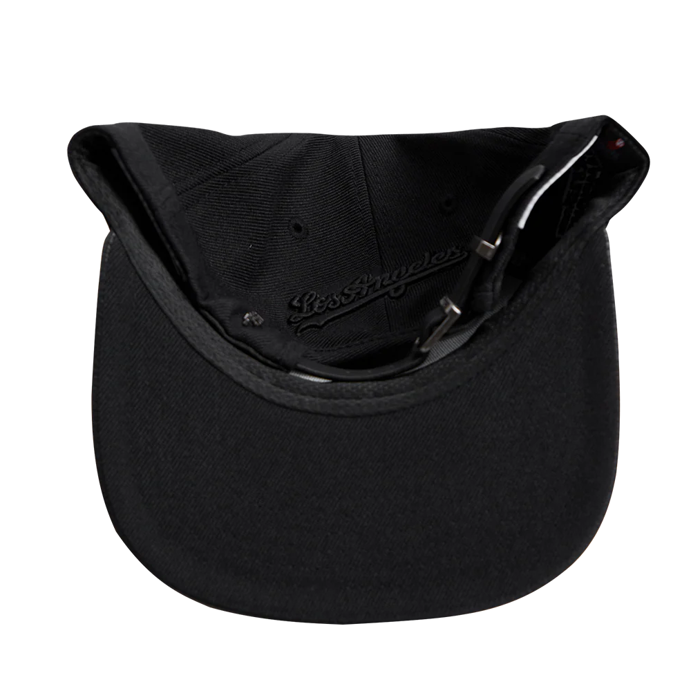 LOS ANGELES DODGERS BLACK OUT CLASSIC LOGO STRAPBACK (BLACK) - Image 8