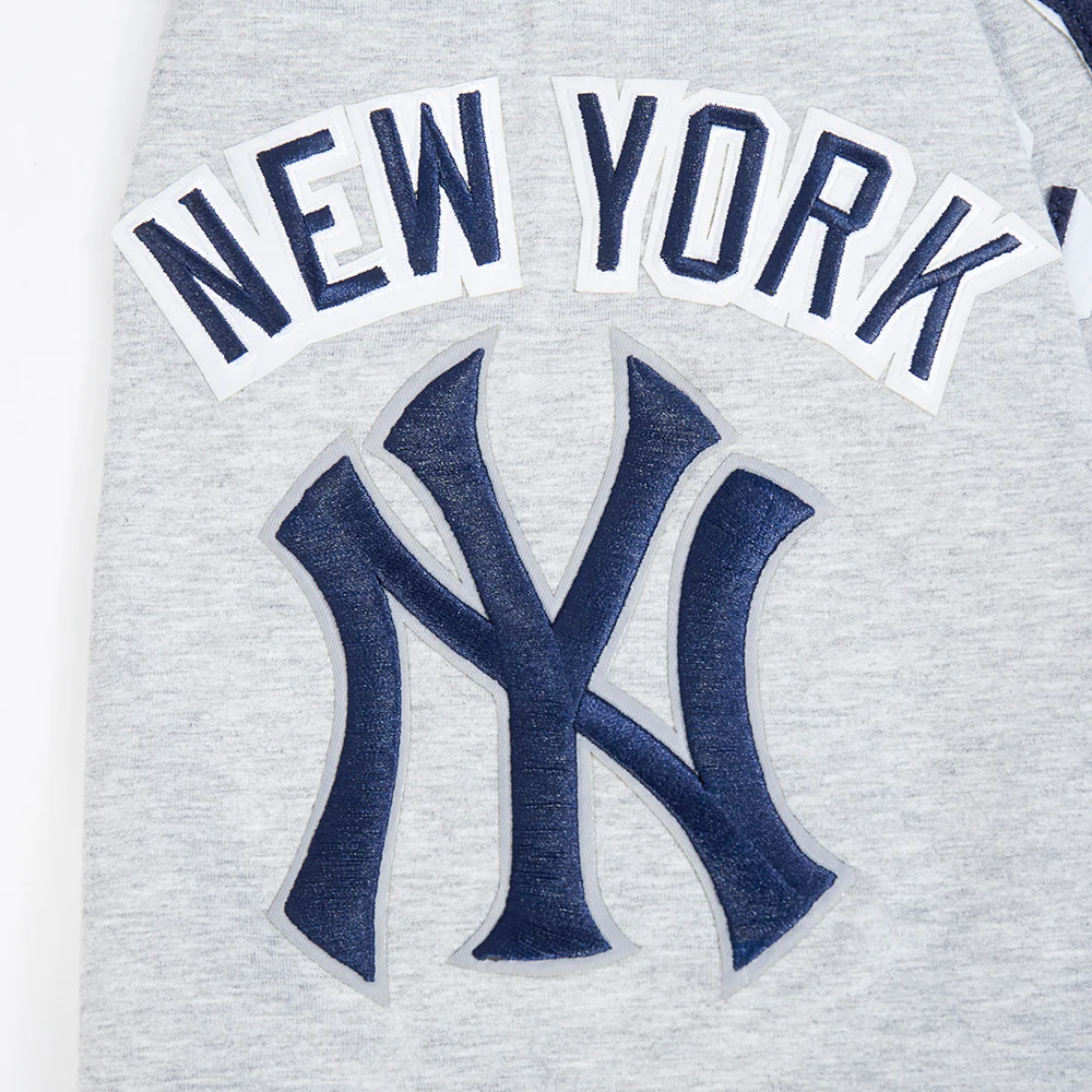 MLB NEW YORK YANKEES OLD ENGLISH MEN'S TOP (HEATHER GREY) - Image 5