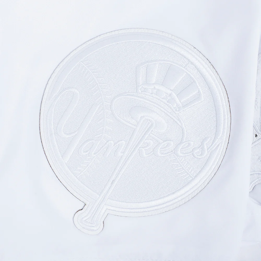 MLB NEW YORK YANKEES WHITE OUT MEN'S WOVEN SHORT (WHITE) - Image 7