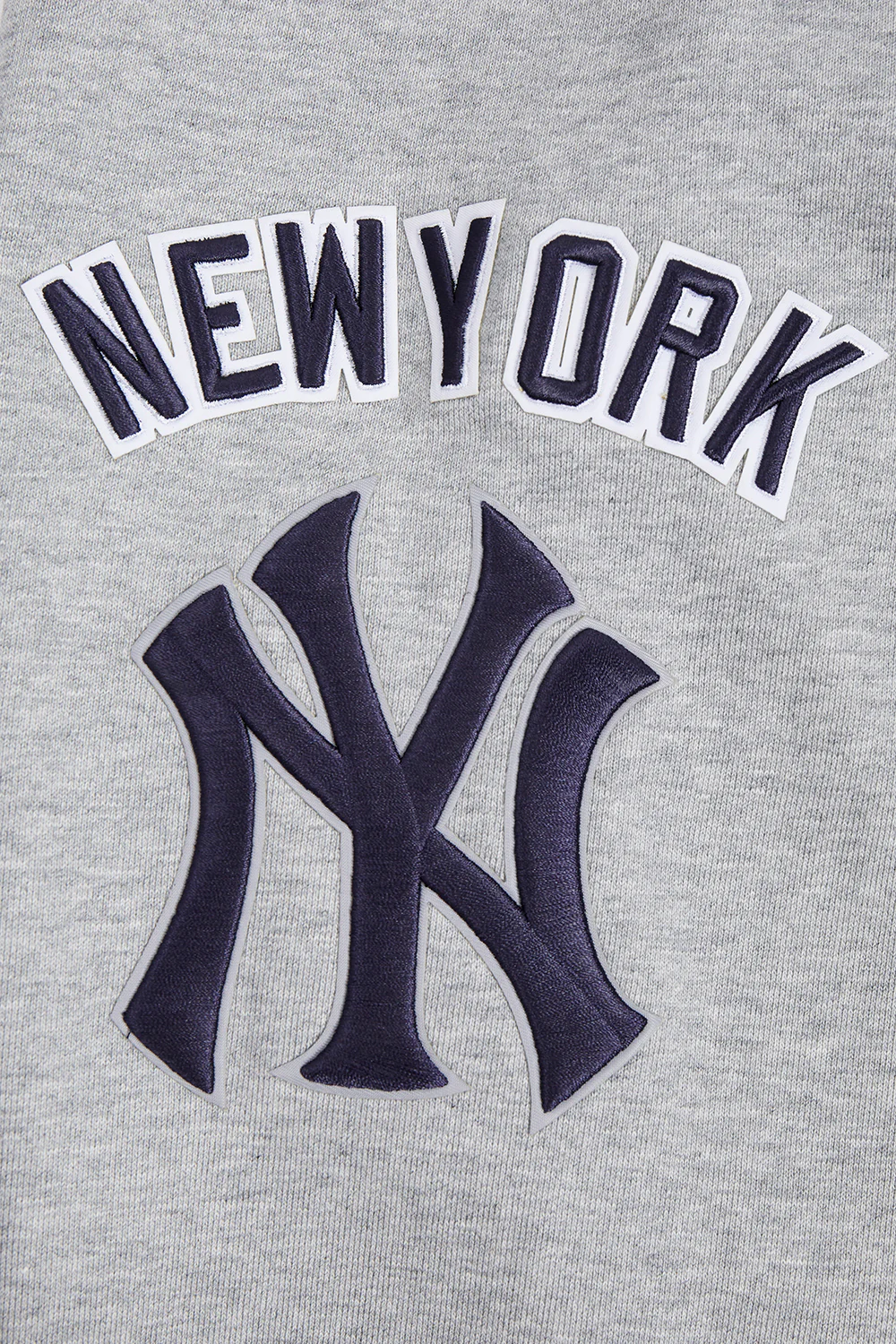MLB NEW YORK YANKEES OLD ENGLISH MEN'S PULLOVER HOODIE (HEATHER GREY) - Image 6