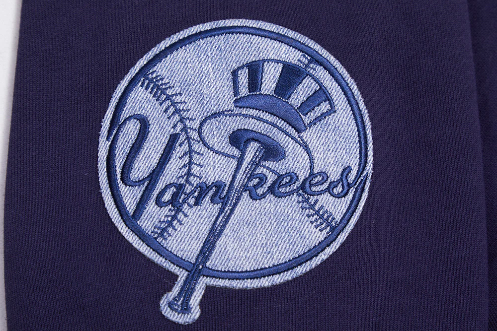 MLB NEW YORK YANKEES VARSITY BLUES MEN'S PULLOVER HOODIE (MIDNIGHT NAVY) - Image 7