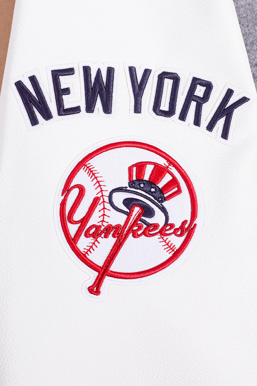 MLB NEW YORK YANKEES OLD ENGLISH MEN'S RIB WOOL VARSITY JACKET (HEATHER GREY/WHITE/MIDNIGHT NAVY) - Image 7