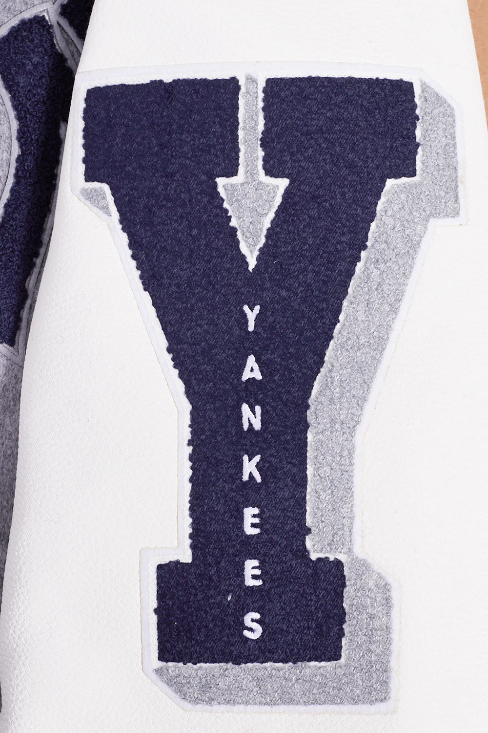 MLB NEW YORK YANKEES OLD ENGLISH MEN'S RIB WOOL VARSITY JACKET (HEATHER GREY/WHITE/MIDNIGHT NAVY) - Image 8