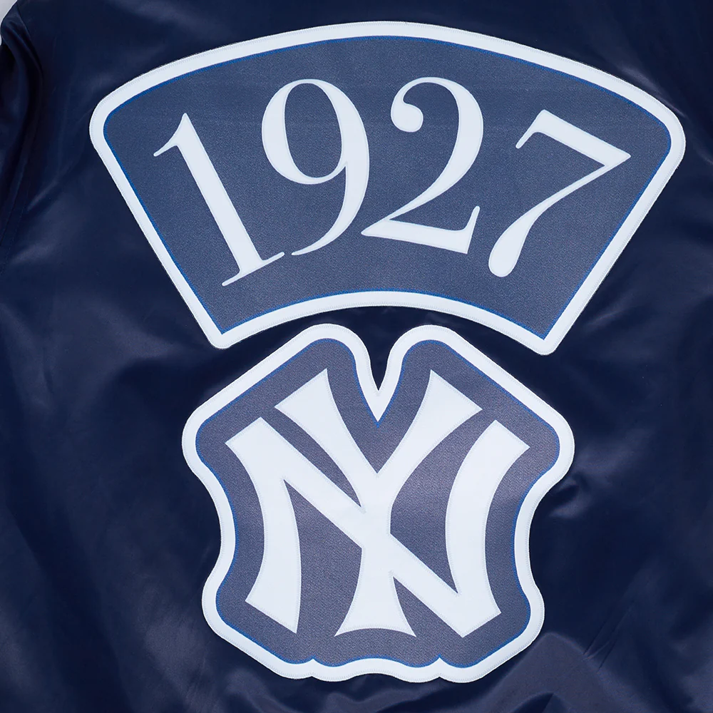 MLB NEW YORK YANKEES MURDERERS ROW BIG LOGO MEN'S SATIN JACKET (MIDNIGHT NAVY) - Image 8
