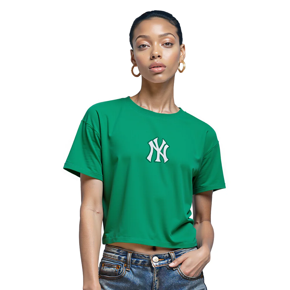 MLB NEW YORK YANKEES WINGSPAN WOMEN'S SJ BOXY TEE (KELLY GREEN) - Image 2